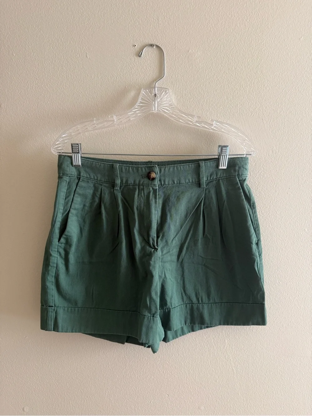 Pleated High-Rise Green Cotton Shorts